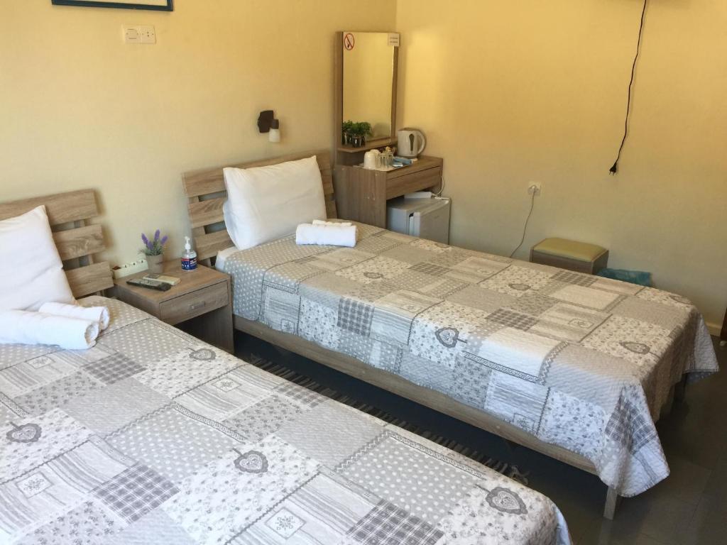 Platanos Rooms room 3